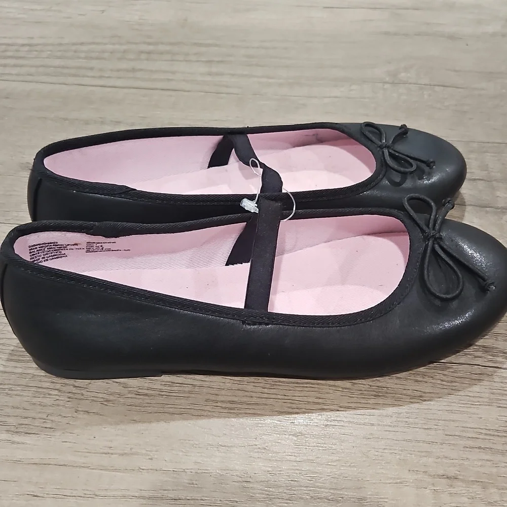 Wobdet nation Girl's Size 1 black bow ballet flats